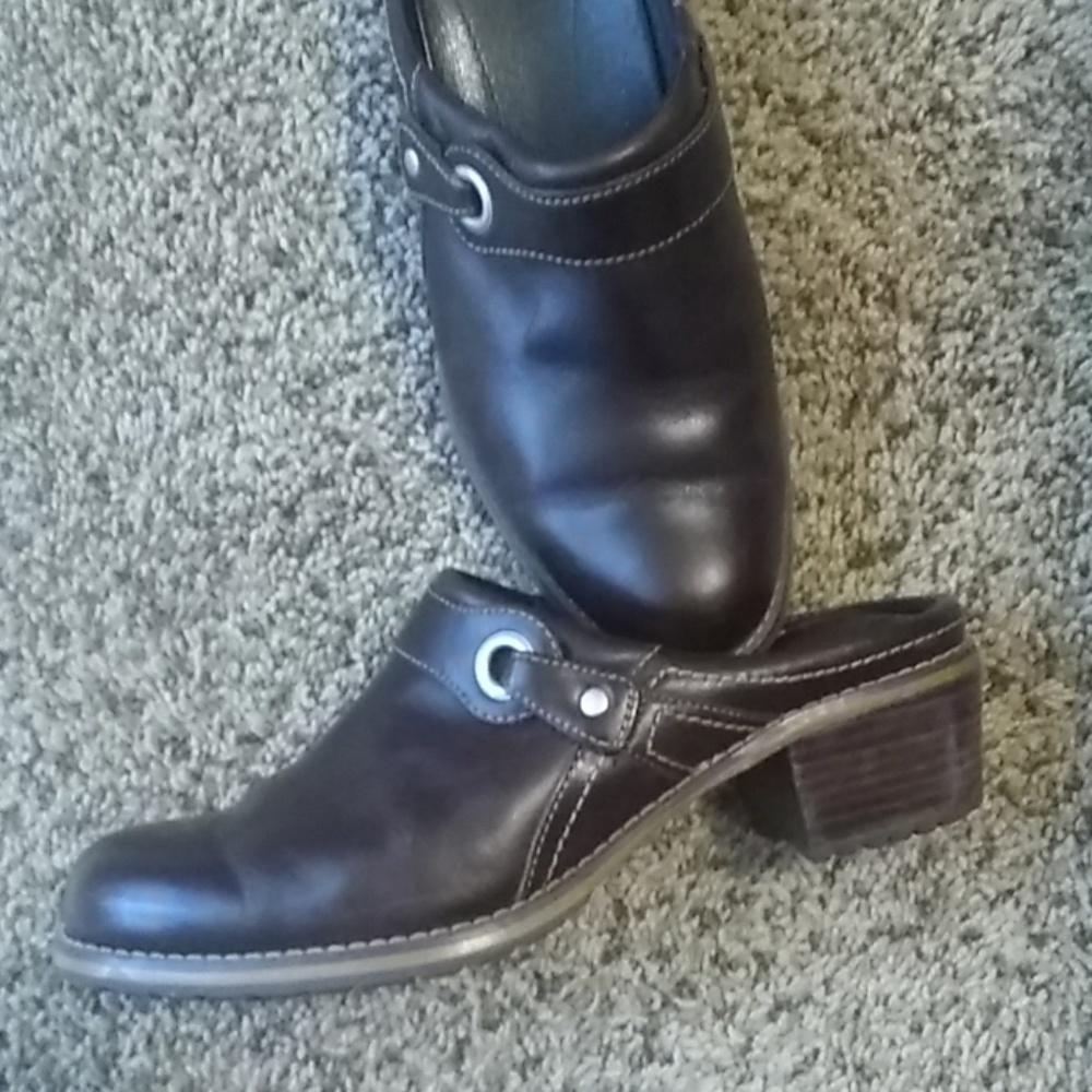 Red Wing ladies' clog bootie